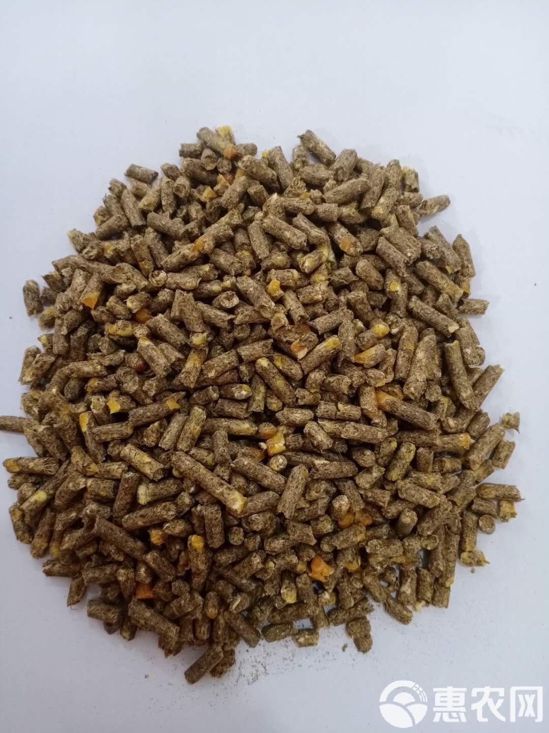 颗粒饲料的优势与应用 现代畜牧业的高效选择